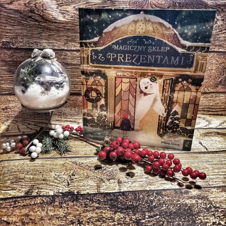 Magiczny sklep z prezentami Maudie Powell-Tuck [ChristmasBooks]